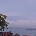 Kitnet novo, completo com AR, 10km da Igreja do Bonfim e 13km do Pelourinho, Centro.